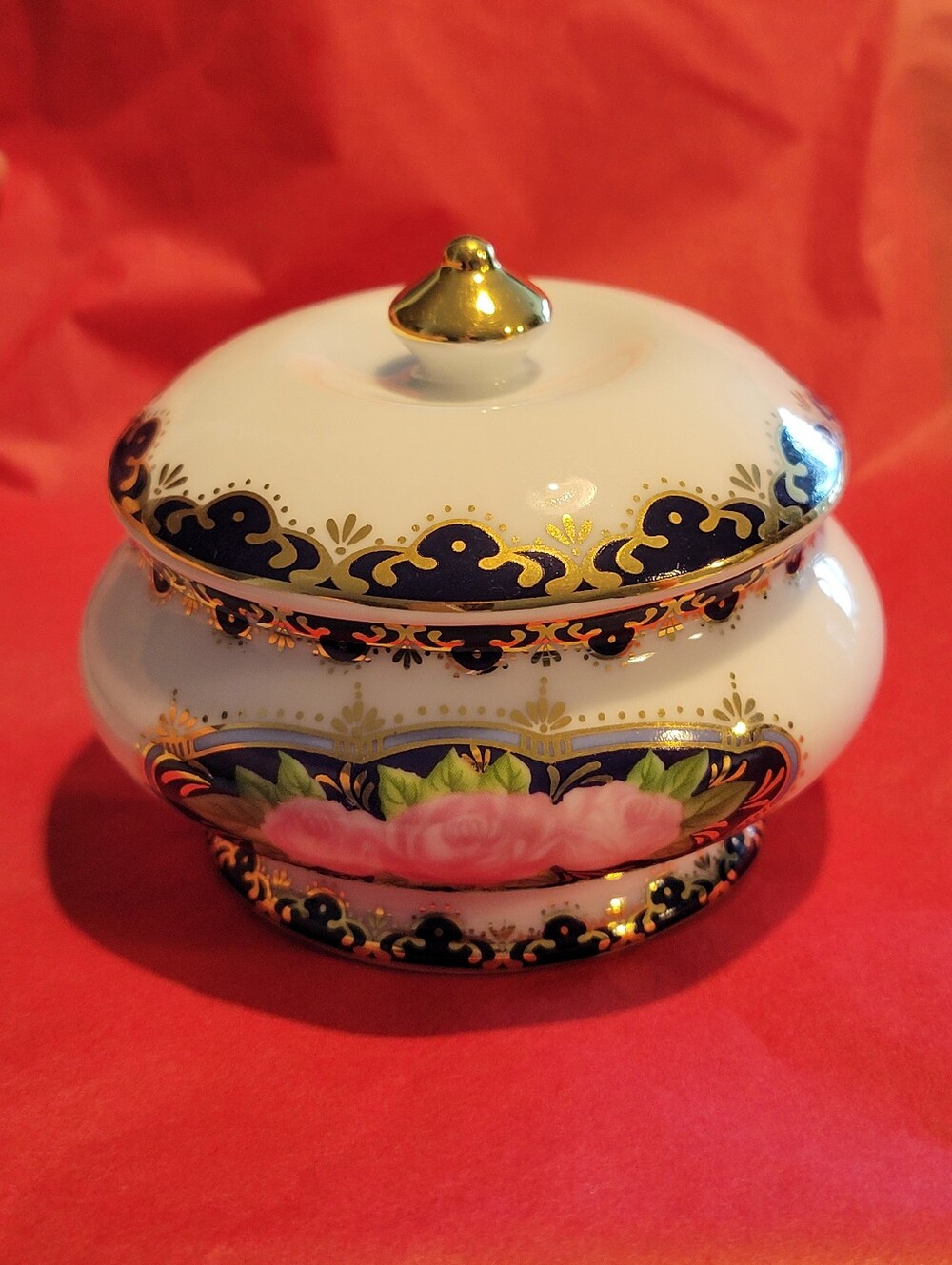 Presentti Italian Style,Decorative Fine Porcelain Trinket Box in Pink and Gold